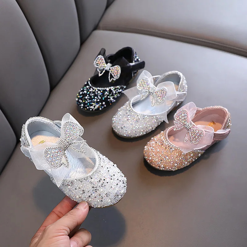 2023 Yaz Yeni Rhinestone Sequins Kız Prenses Parti Şerit Bebek Tek Ayakkabı deri ayakkabı Çocuklar Düğün Ayakkabı