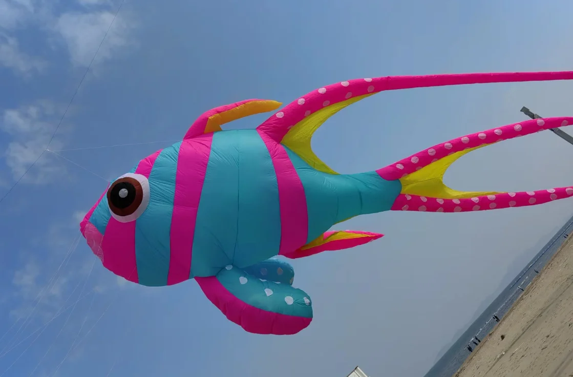 Komik oyuncaklar Tropikal balık yumuşak uçurtma şişme uçurtma rüzgar gülü windsock şişme kolye açık oyuncak Çorap popit dev