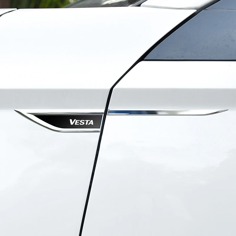 Araba Styling Vücut Bel Hattı Sticker Lada Vesta İçin Kanat Çamurluk Metal Trim Lazer Amblemi Dış Aksesuarlar